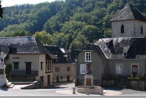 S'installer dans le village de Saint Sylvain