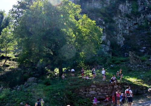 S'installer dans le village de Saint Geniez O Merle