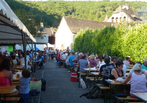 S'installer dans le village de Monceaux sur Dordogne