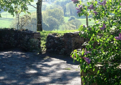 S'installer dans le village de Neuville