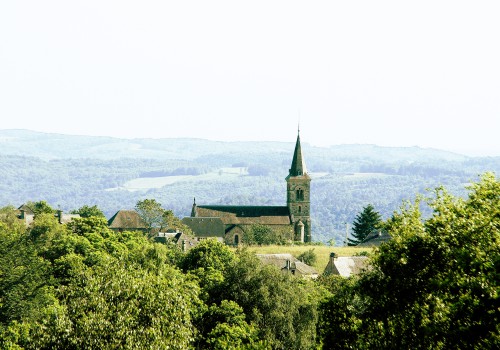 S'installer dans le village de Saint Bonnet Elvert