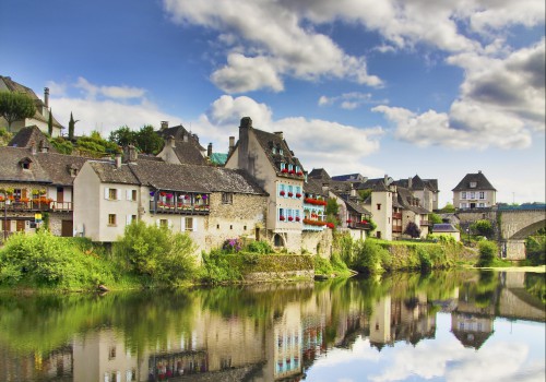 S'installer dans le village de Quitter la ville