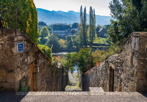S'installer dans le village de Quitter la ville